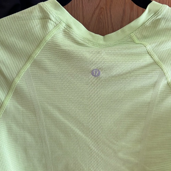 Lululemon short sleeve swiftly! - Picture 3 of 3